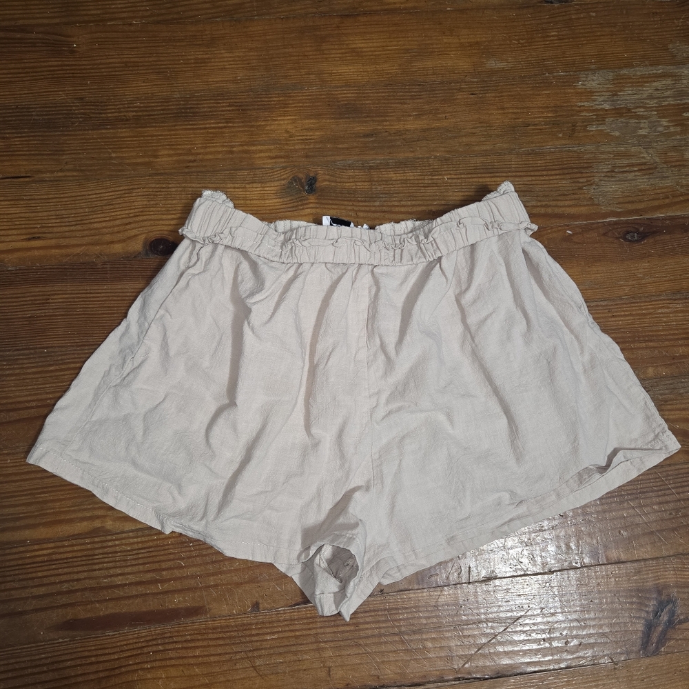 Petal & Pep Linen Shorts